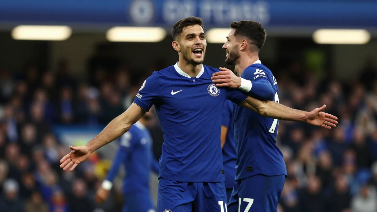 Chelsea FC Win Sparks Fan Battle as Enzo Fernandez Returns