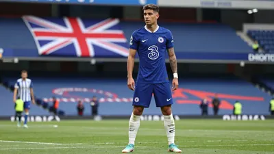 Chelsea FC Fan Displays Falklands Flag During Enzo Fernandez's Match Debut