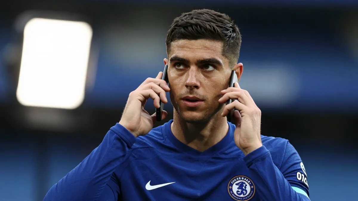 Chelsea FC were reportedly offered the chance to sign Yves Bissouma after missing out on an Enzo Fernandez replacement...